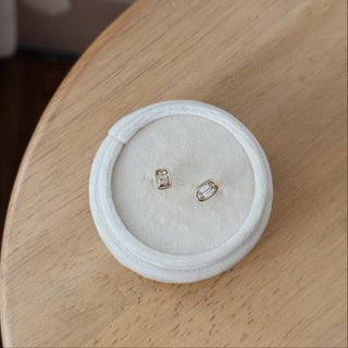 sister champagne diamond posts